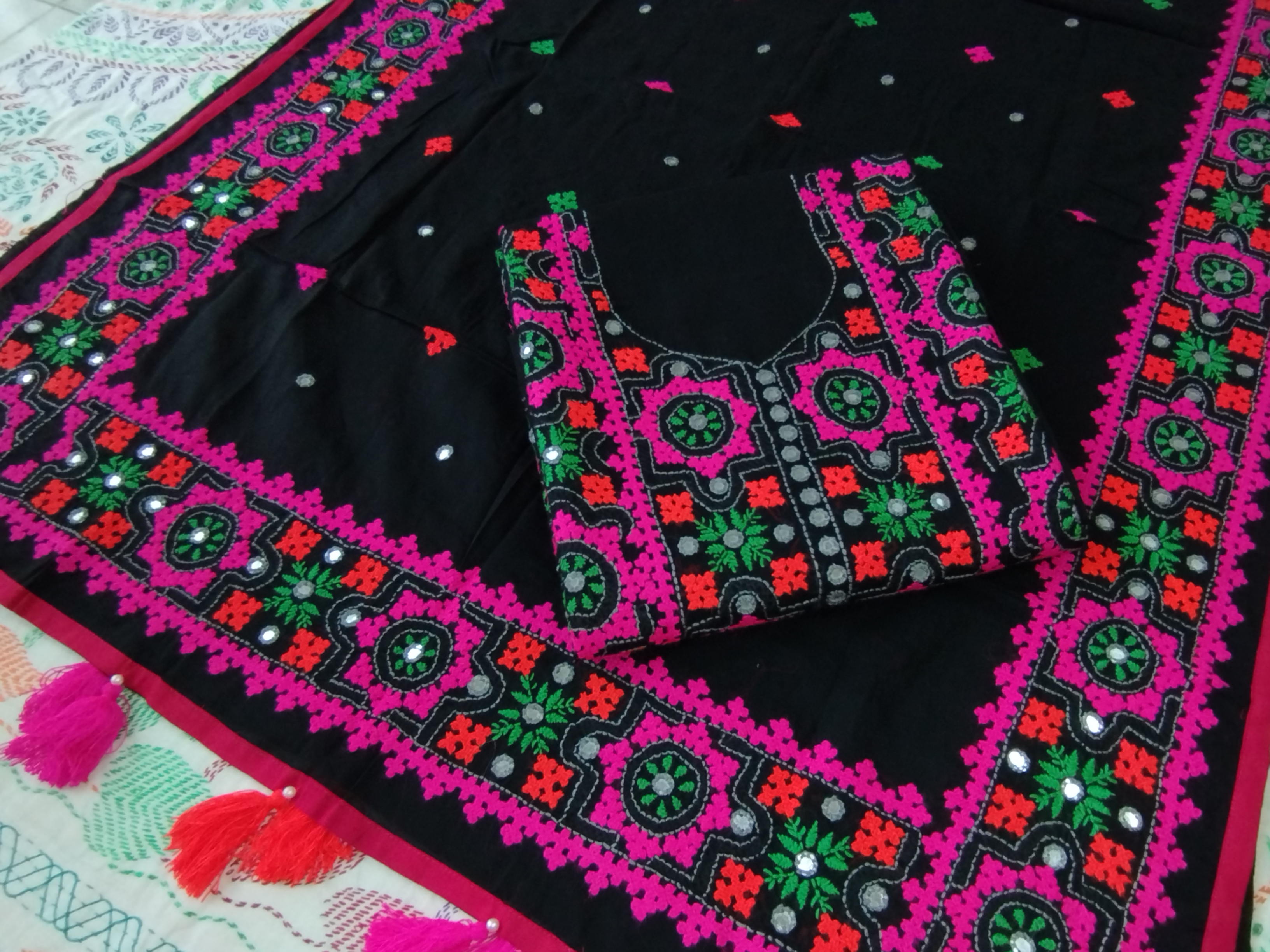 গুজরাটি ২/৩ পিস, কালো কালার 