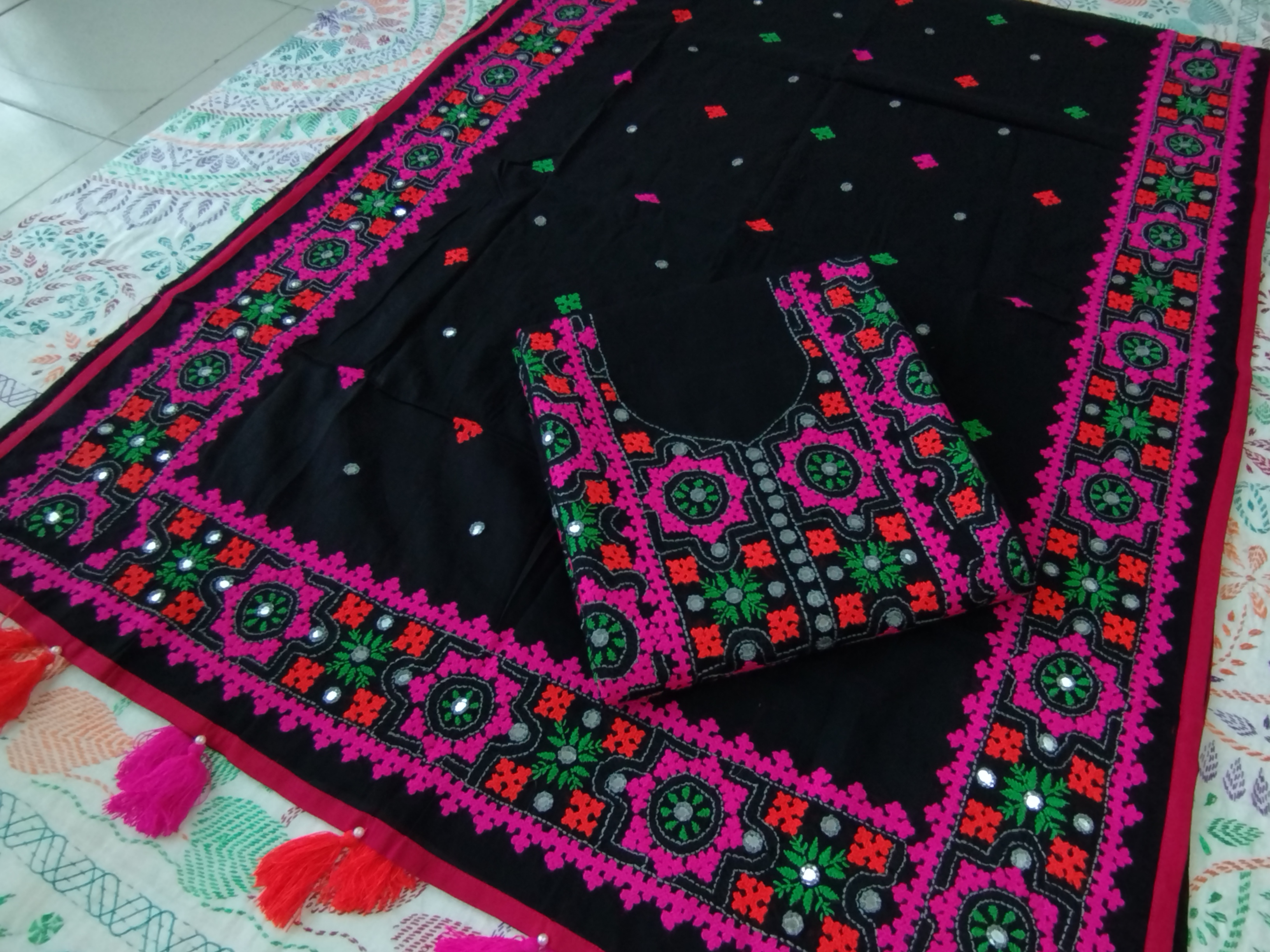 গুজরাটি ২/৩ পিস, কালো কালার 
