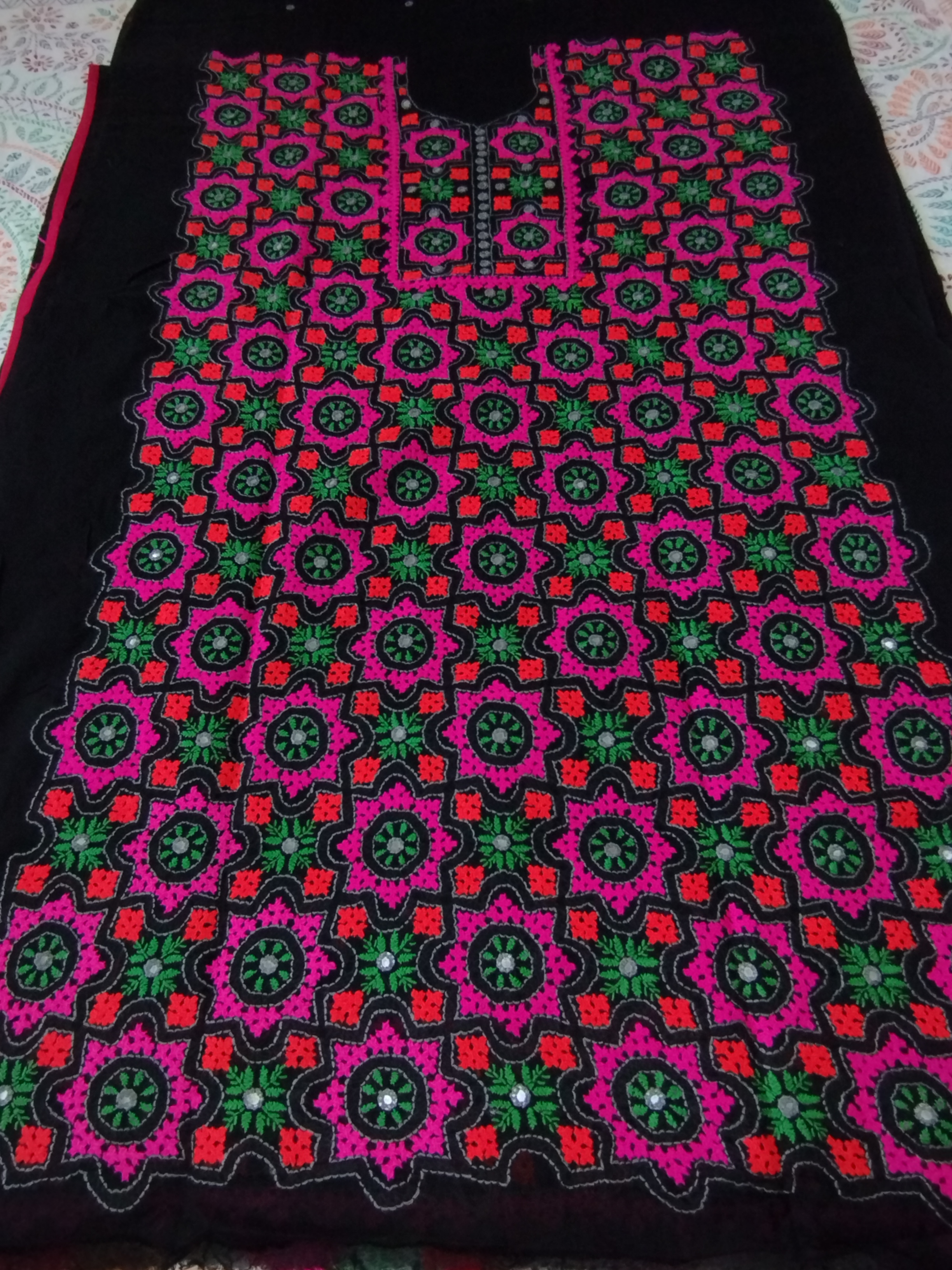 গুজরাটি ২/৩ পিস, কালো কালার 